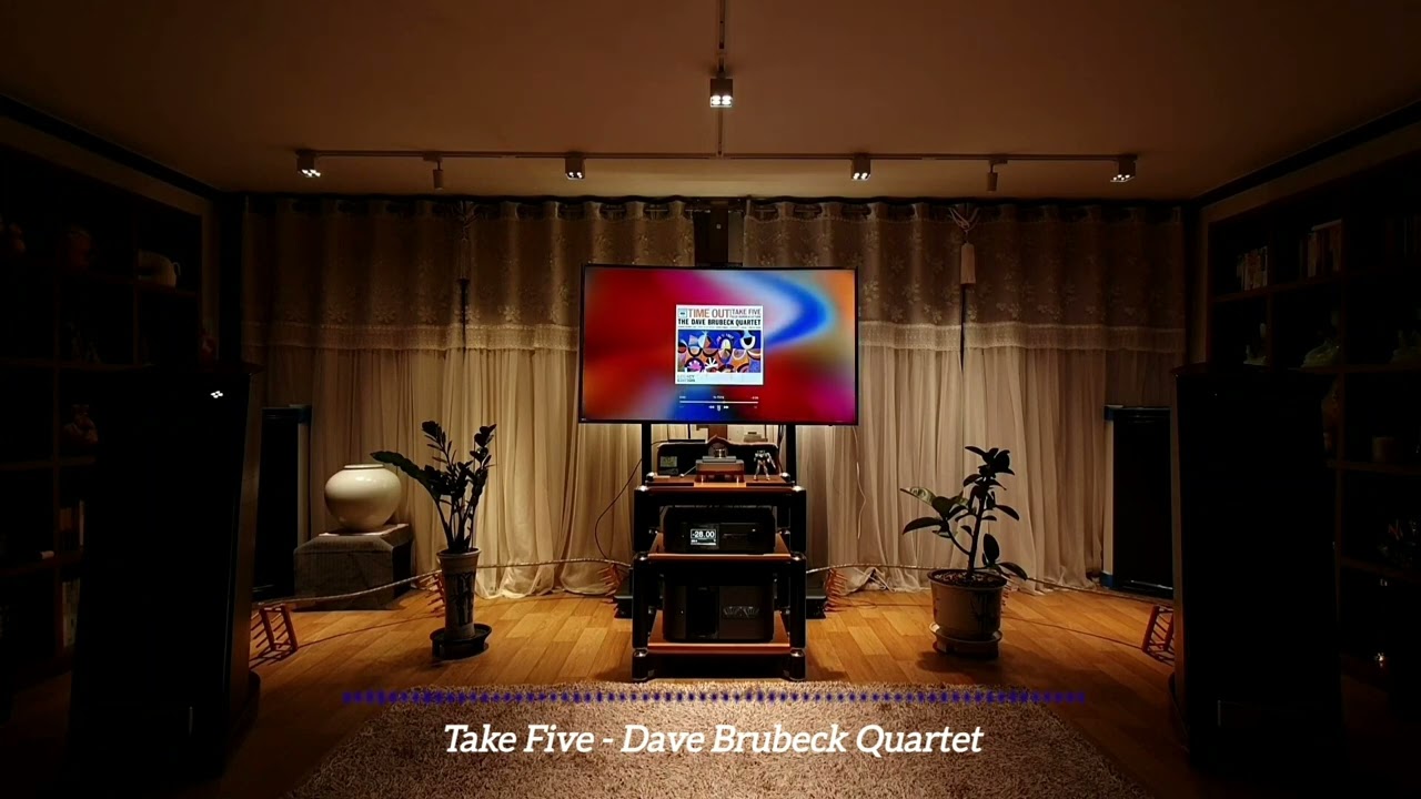 Dave Brubeck Quartet "Take Five" / Classé Delta pre + Delta Stereo/Usher Speaker/Apple Music
