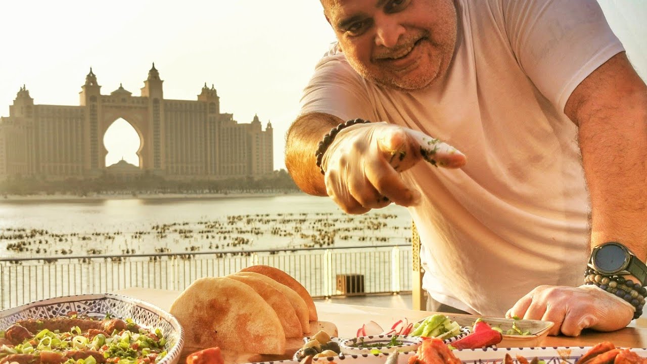 عجة بالمرڨاز وعجة بغلال البحر ojja aux merguezs et ojja aux fruits de mer