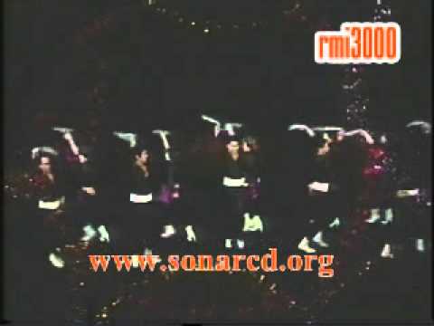 على رمش عيونها ورده