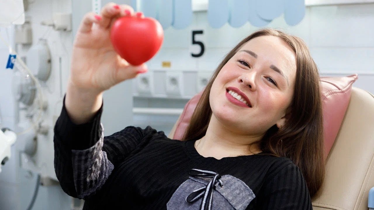Доноры Югры рассказали, почему они сдают кровь - YouTube