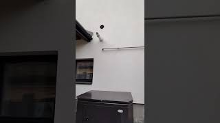 Необычный дизайн фасадов газобетонного дома, утеплённого фасадным пенопластом. Штукатурка Дерево