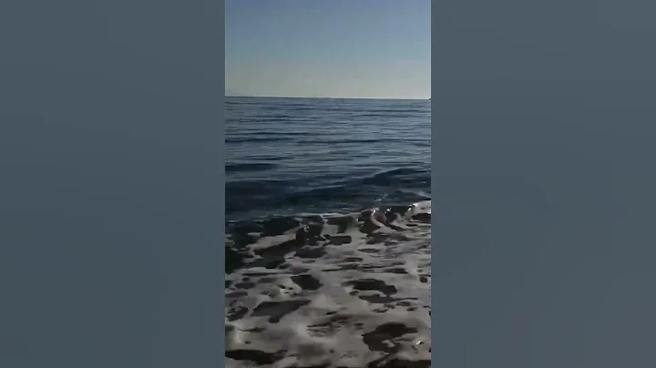 Sizzling hot summer. Gentle waves and gentle breeze. - DayDayNews