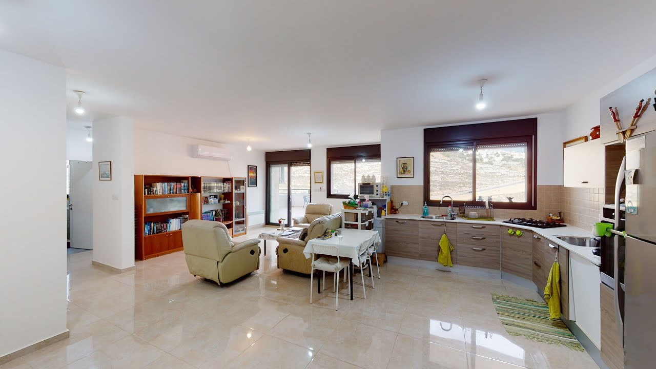 Exclusively For Sale in Ramat Givat Zeev Hakinor 23, 4 Room + Lg