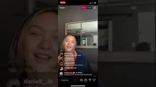 Halia Beamer chilling on IG live 😭😭