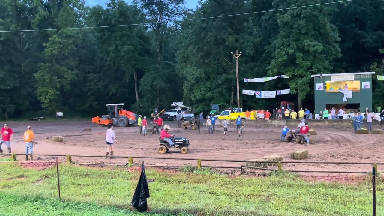 Powder Puff Lawnmower Race at Putnam County Fair 2025