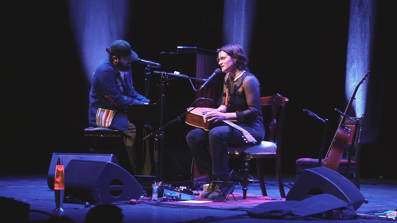 Adrianne Lenker zombie girl (Live in London) YouTube