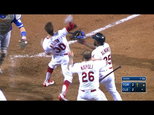 Naquin hits inside-the-park walk-off homer 