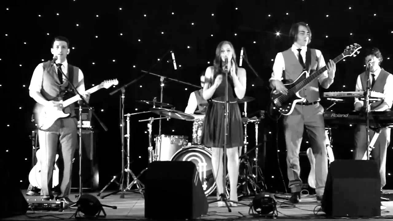 Walking Jukebox - Surrey Band for Hire from www.warble-entertainment.com