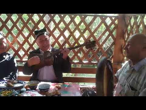 Gomoseksual erkakning keng pornosi Yosh dirijyor bilan jinsiy aloqa