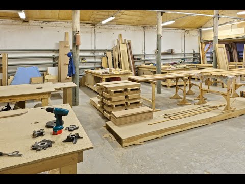 مهنة نجارة الخشب وكيفية صناعة الأبواب والديكورات قصة نجاح للشاب استمر بمهنته بعد تهجيره