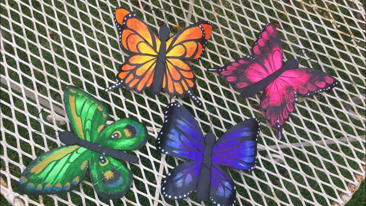 Mariposas hechas de tubos de papel de baño