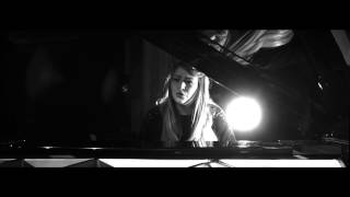 Download Lagu Nathalie Mac - Hollywood (Official Music Video) MP3