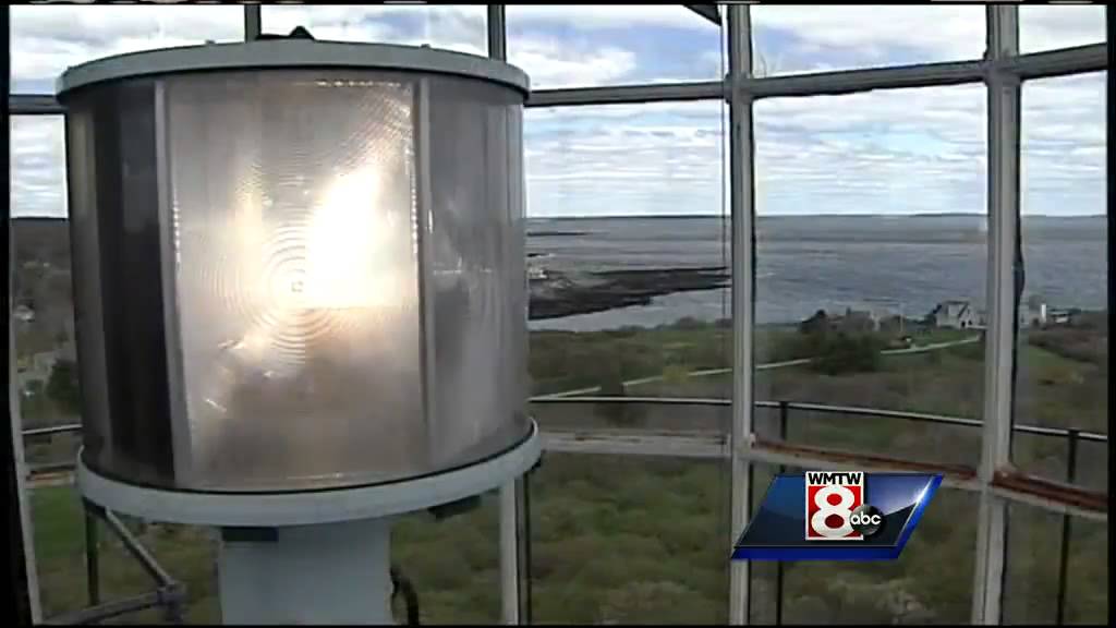 One bulb, hard work keeps Maine lighthouse shining bright YouTube