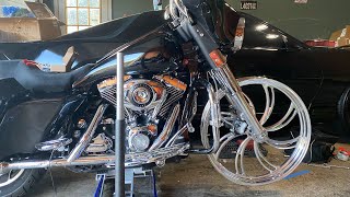 07 HARLEY DAVIDSON STREET GLIDE FROM COPART GETS 26” WHEEL