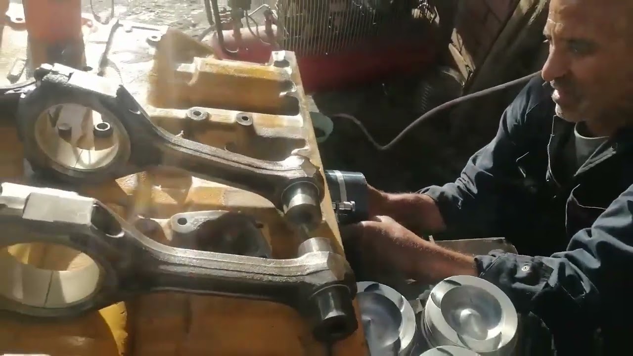 عمرة محرك كاتربلر 3 306 الجزء الاول تركيب المكابس 1