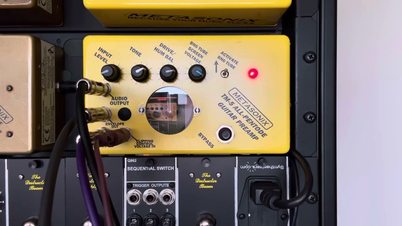 8/4/23 Metasonix TM-5 + STG Attenuators + Yamaha CS-30 (sequencing itself) + Peavey Univerb II