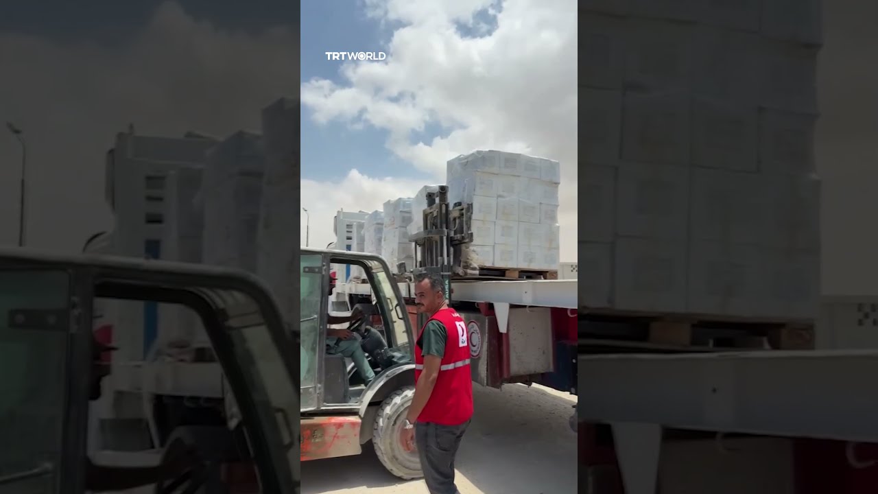 165 Turkish Red Crescent Aid Trucks Heading To Gaza Reach Rafah
