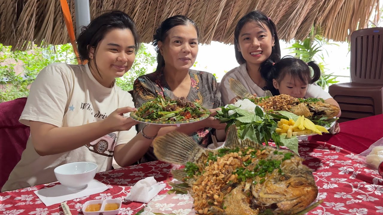 Cả Gia Đình Về Quê Chồng - Lần Đầu Đi Quán Sân Vườn Toàn Đặc Sản Miền Tây | Thôn Nữ Cà Mau