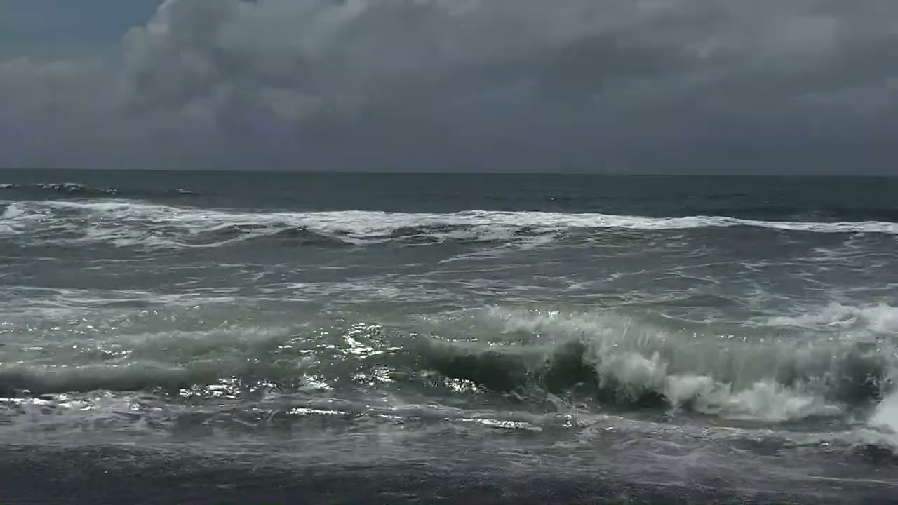 These Ocean Waves Feel Like a Warm Hug