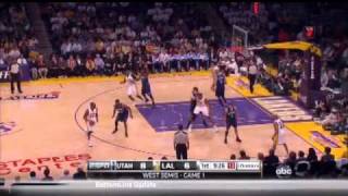 Triangle Offense: N.2 pass to the corner pick and roll dunk