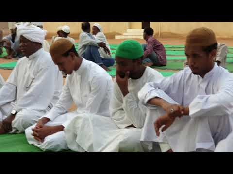 مدائح ختمية بابكر مختار ينشد مدحة صلاة الله ما البرق يلمع ضريح السيد عبد الله الميرغني المحجوب