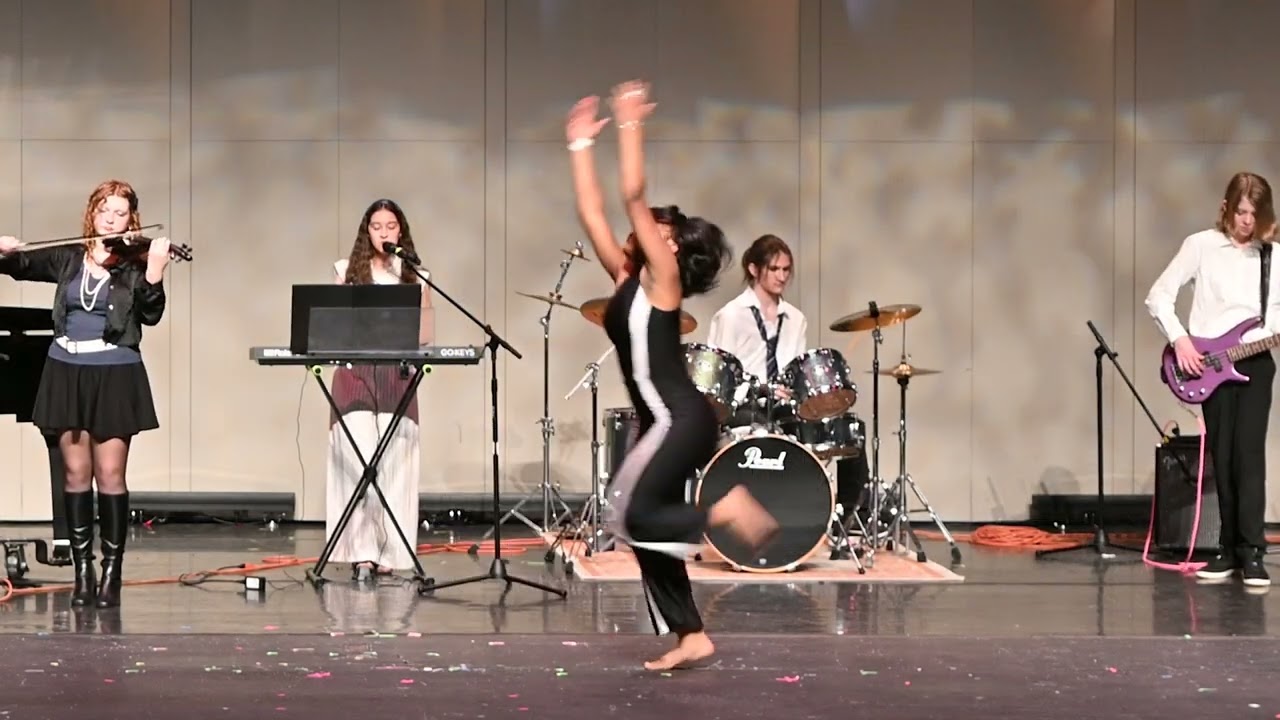 Limp Bizkit - Behind Blue Eyes (Cover by Sophie Sindicich)