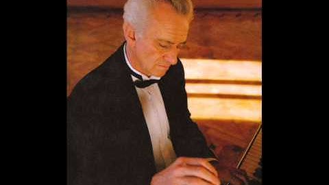 Viktor Chouchkov performs Giovanni Battista Padre Martini (1706 - 1784)