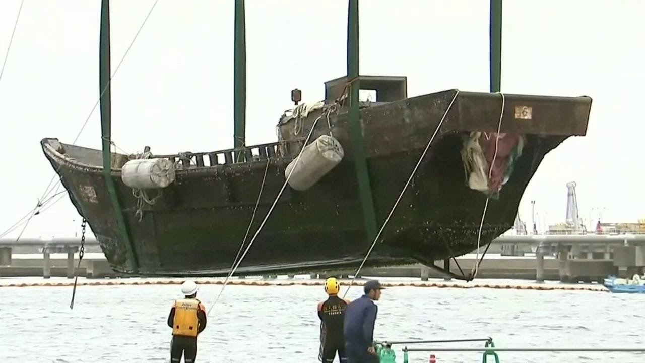 Spookboten met schedels aangespoeld