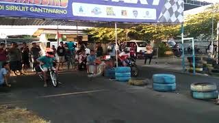 Laga bebek bebasan .... Di GDS gantiwarno klaten