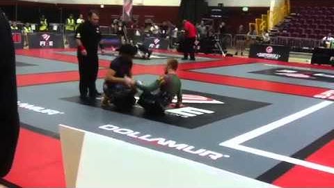 Kevin Berbrich Meathook to Triangle at FIVE grappling
