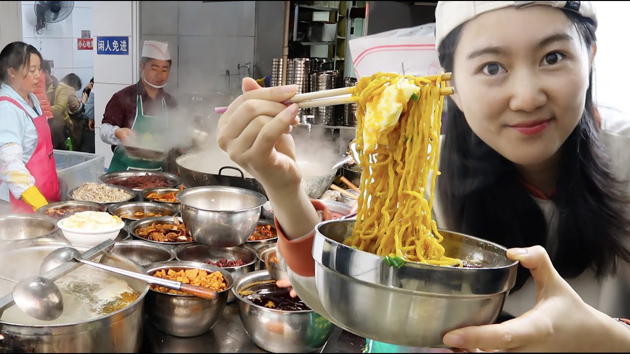 贵阳特色早餐面，20盆料摆一桌随便选！一次只煮一碗，12元加蛋吃到撑