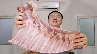 160元4斤排骨，阿强做烤猪排吃，肋条抱着大口啃，这样撸肉真过瘾！【cram阿强】
