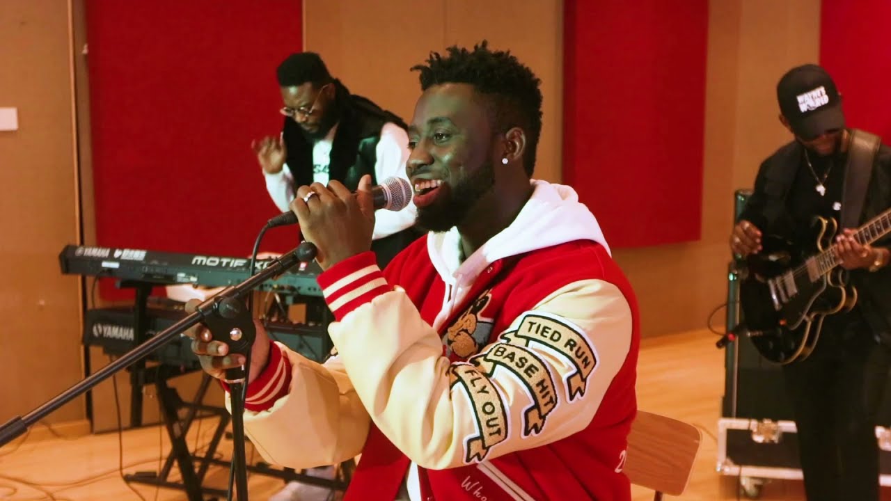 BRIANO- TOL3G3(Acoustic Session-Official Video) ft. Afro Gents