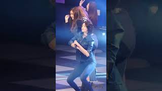 [4k]욘 바인첼 151103 헬로비너스HELLOVENUS 유영 난 예술이야 강화 해병2사단 위문열차 직캠 by 욘바인첼 