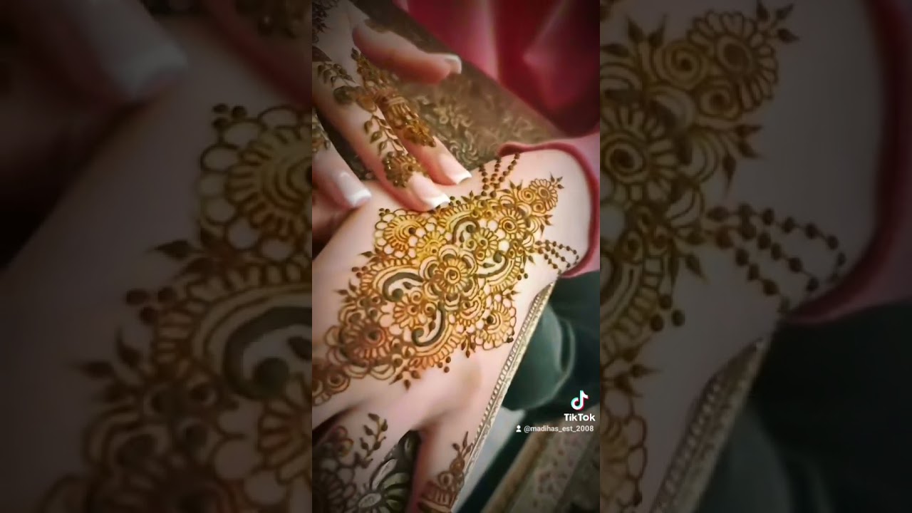 🖤&pound;28, for this pair of designs, by henna artist MADIHA JAMIL...🖤Henna to suit every style