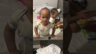 Adorable Twins Try To Read Book At The Same Time 💖💙🥰