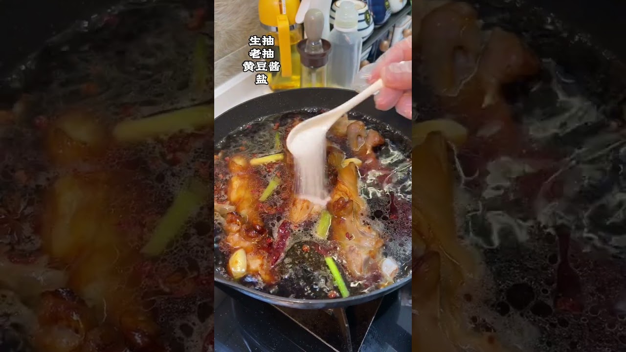 看完狂飙，中午做了强哥同款猪脚面叫公公过来吃，大口吃肉，大口嗦面太过瘾了，简直是人间美味。#猪脚面 #看狂飙来碗强哥同款猪脚面 #妈呀太香了 #这一碗好过瘾