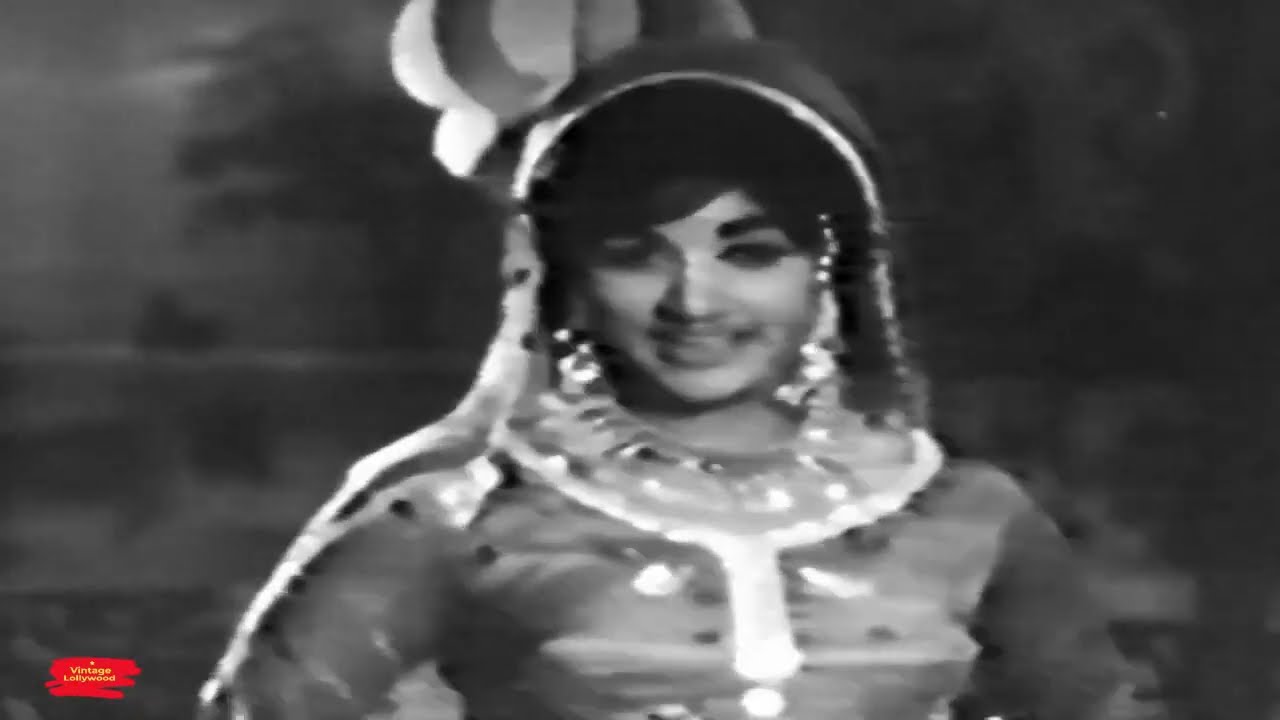 TENU TAKYA BINA HOYE JE NA AON NINDRAN - NASEEM BEGUM - NAGHMA - FILM UCHI HAVELI