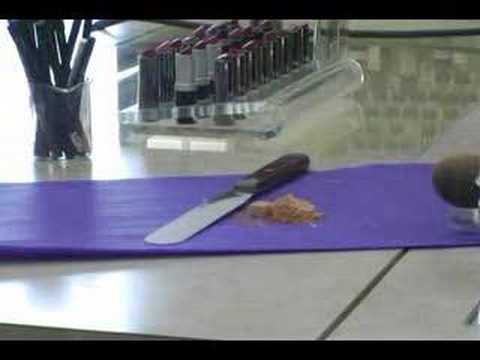Custom Blended Mineral Makeup: Beauty Tips