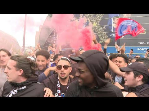 Football: PSG fans celebrate Mbappé's extension | AFP