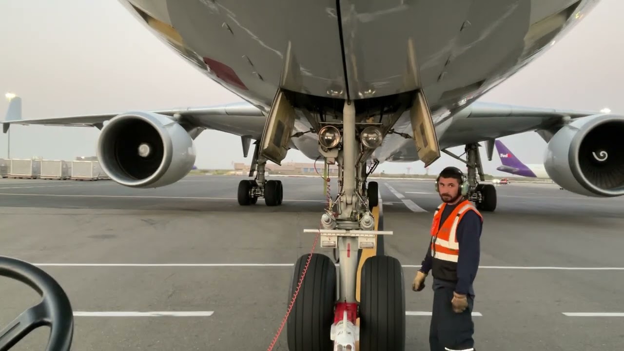 MD-11 pushback