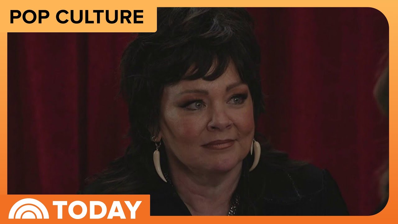 See Melissa McCarthy Surprise Mariska Hargitay on 'SVU' Set