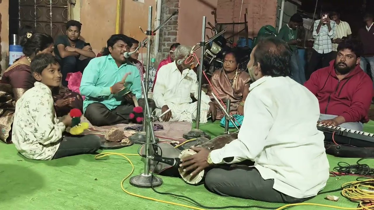 पंढरपूर येथे झालेल्या कार्यक्रमात अंबाबाई न वेड जीवाला किती लावलय ग गायक समाधान निकम मो 7083520404