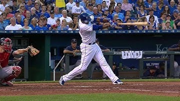 BOS@KC: Escobar rips an RBI double down the line