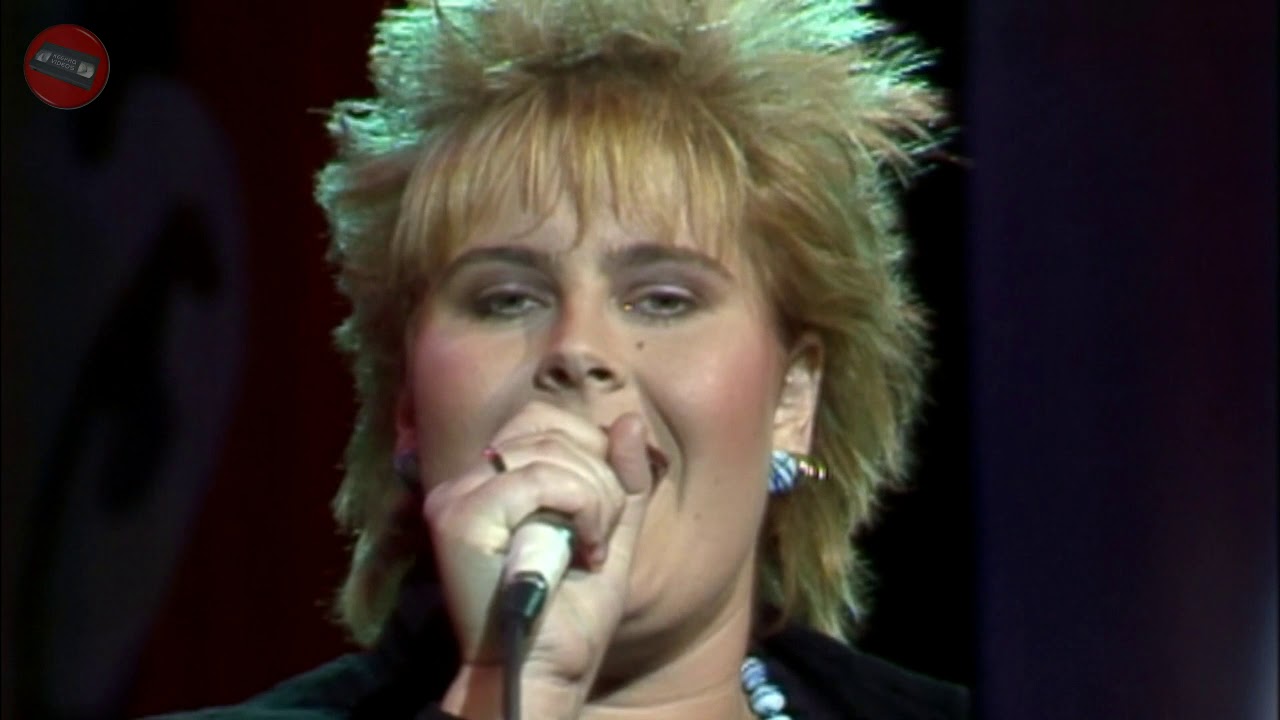 Alison Moyet - Love Resurrection (Live on The Tube) HQ - YouTube