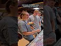POV: Snelle POKEMON DEALS op een beurs in 1-minuut!