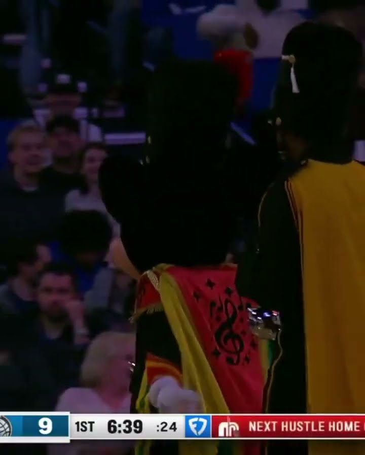Mickey Mouse interrupted the Magic game ?