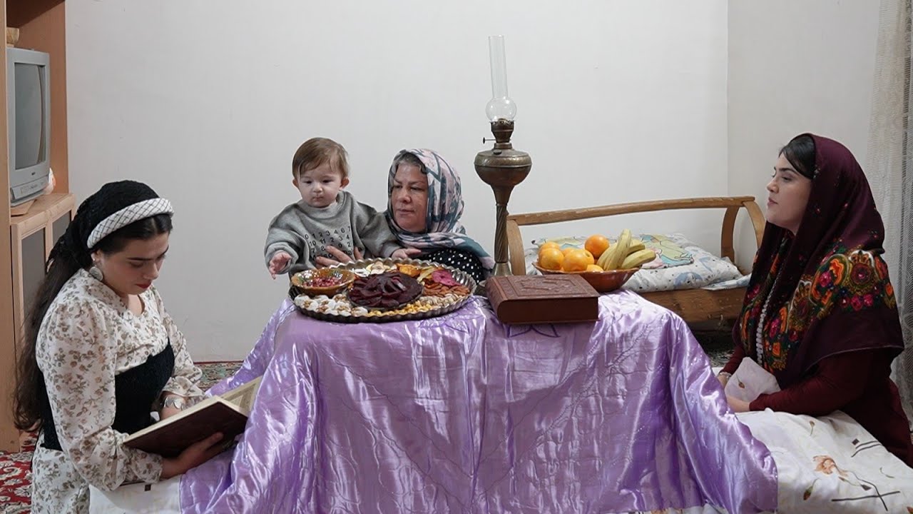 Shab_e chelle: Иранский праздник, посвященный самой длинной ночи в году.