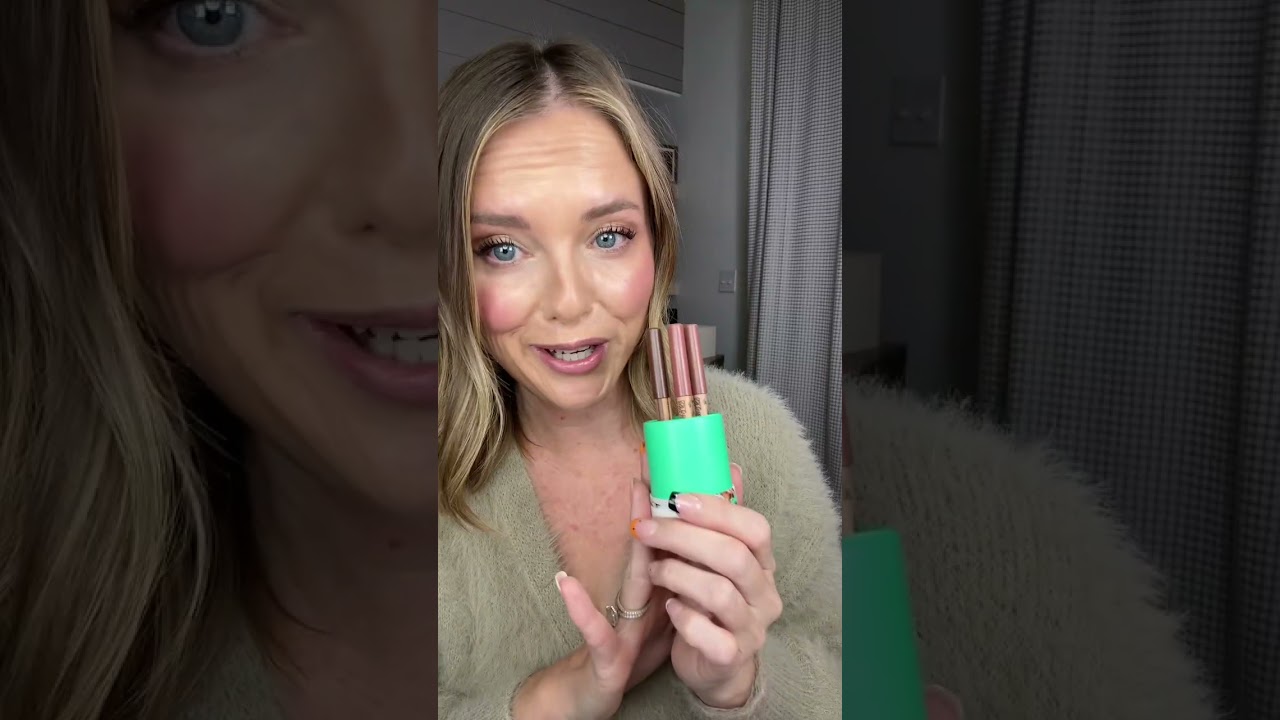 has holiday lips covered with this gift set! #makeupforever #artistcolorpencil