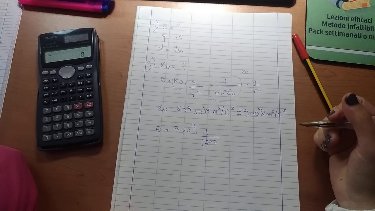 Come si calcola il campo elettrico. Esercizio 1 - YouTube